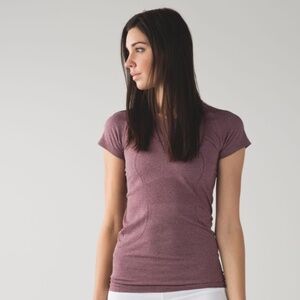 Lululemon Swiftly Tech Short Sleeve Crew Neck T-shirt Purple Running Size 6